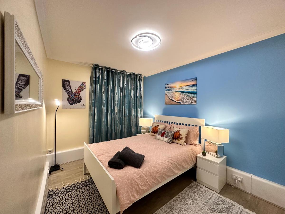 Posh 2-Bedroom, Living Room, Kitchen & 1.5 Bathroom Londra Exterior foto