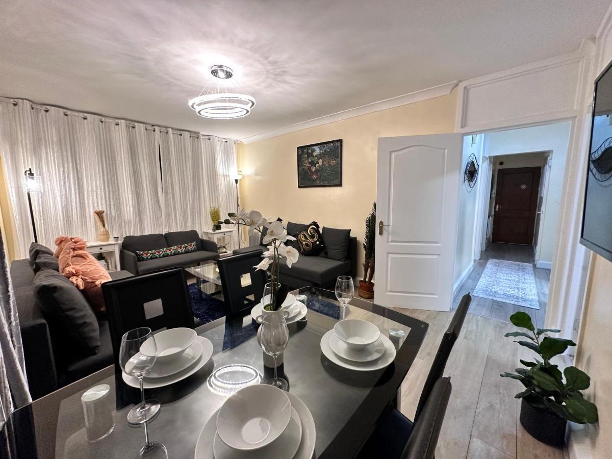 Posh 2-Bedroom, Living Room, Kitchen & 1.5 Bathroom Londra Exterior foto