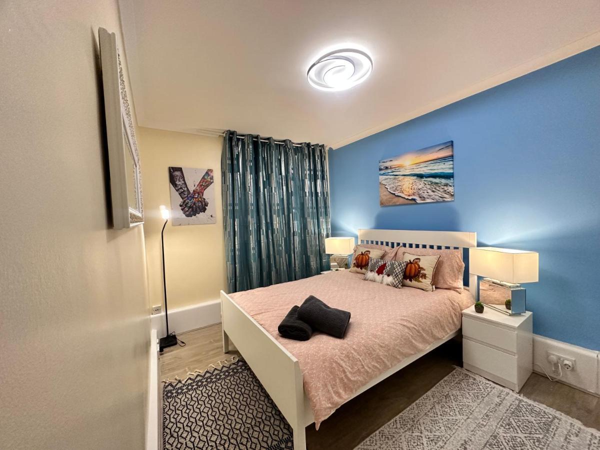 Posh 2-Bedroom, Living Room, Kitchen & 1.5 Bathroom Londra Exterior foto