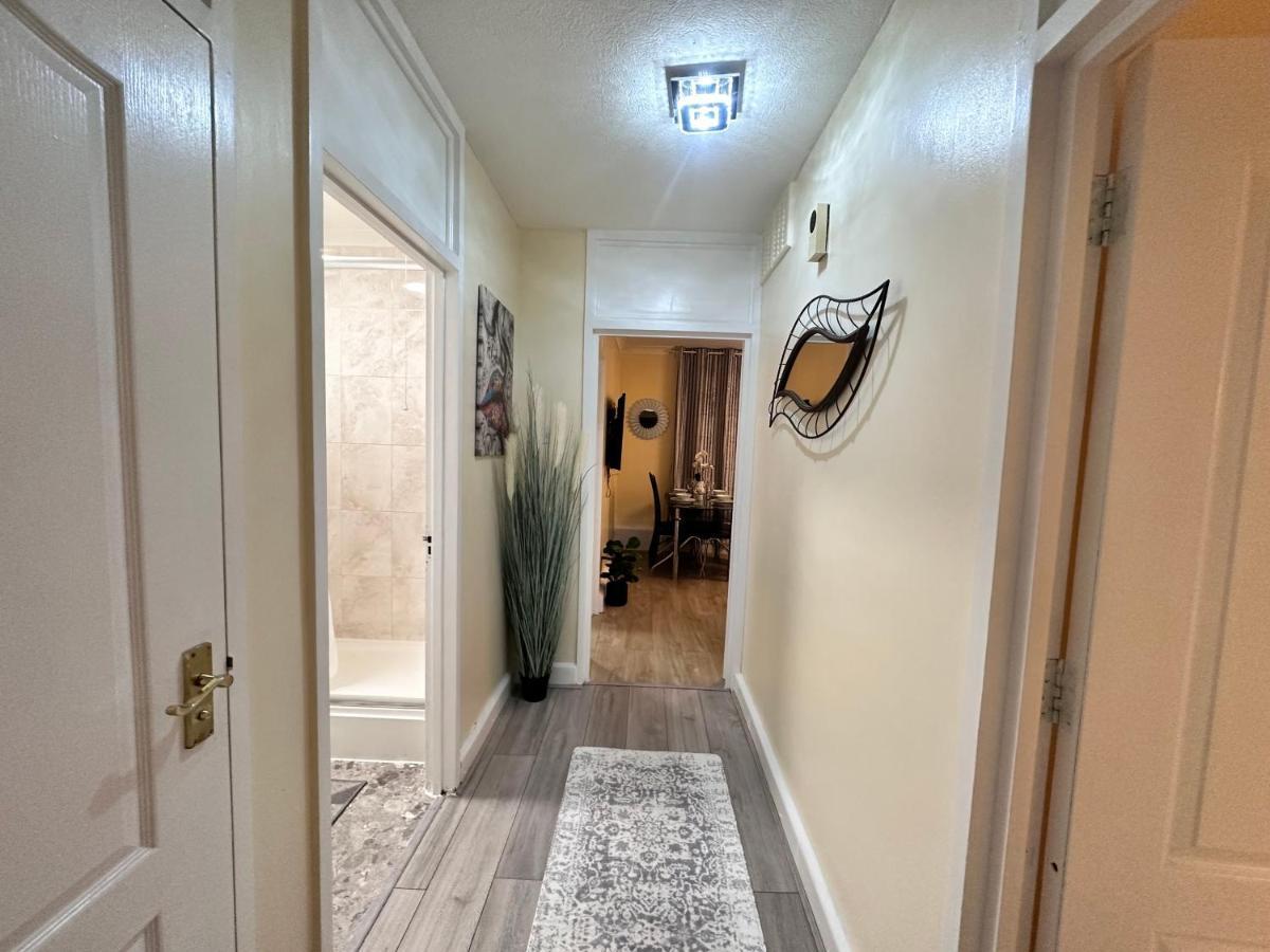 Posh 2-Bedroom, Living Room, Kitchen & 1.5 Bathroom Londra Exterior foto