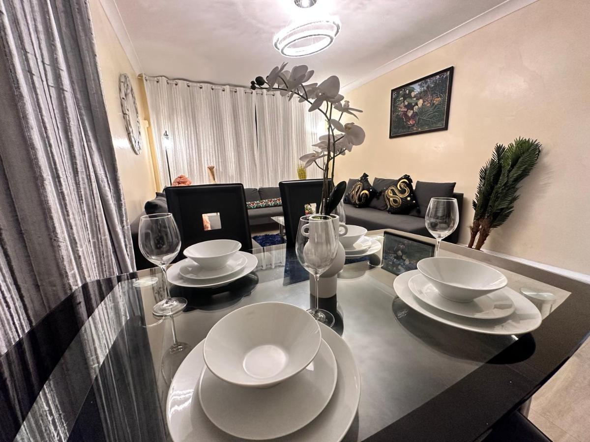 Posh 2-Bedroom, Living Room, Kitchen & 1.5 Bathroom Londra Exterior foto