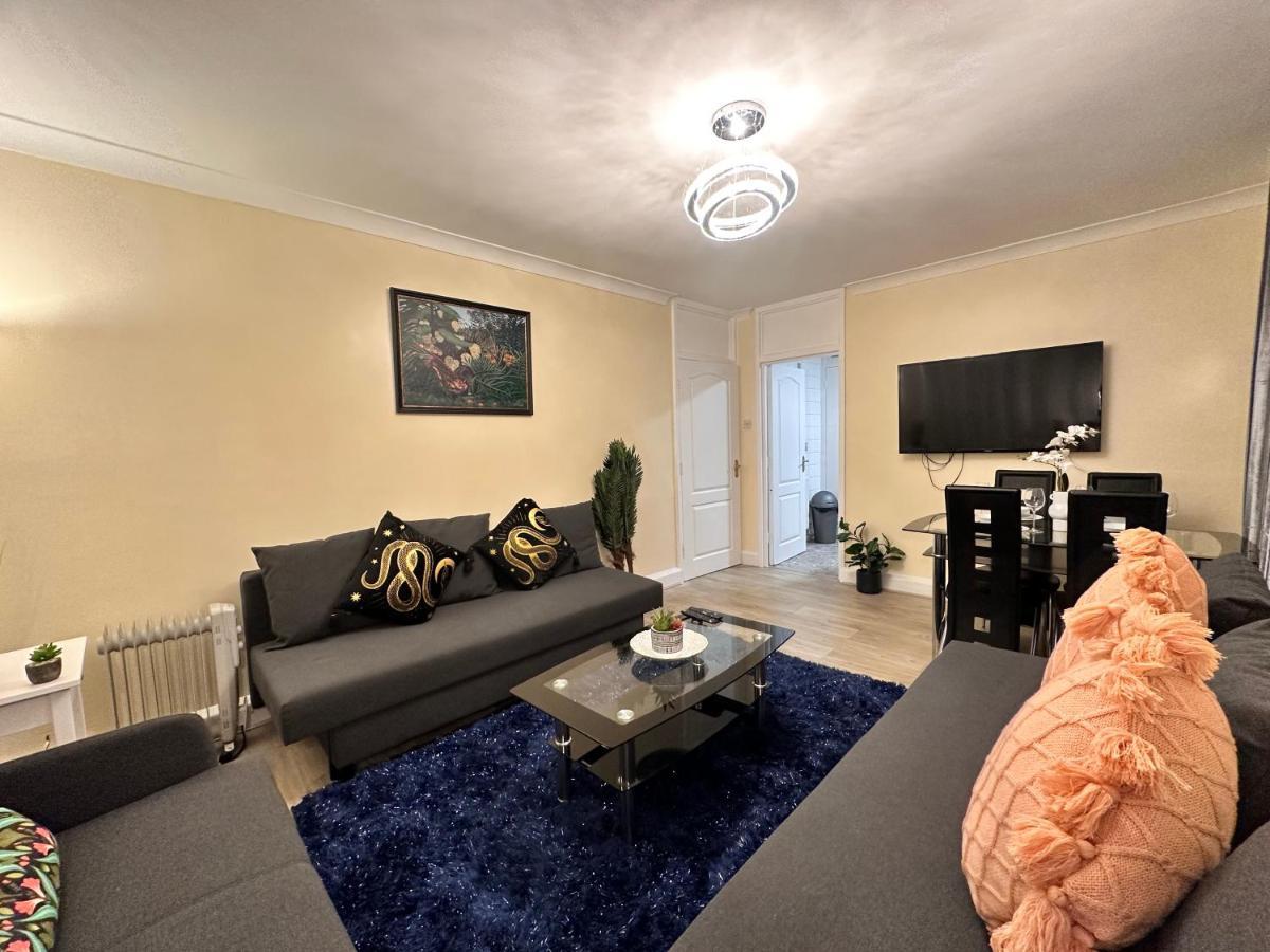 Posh 2-Bedroom, Living Room, Kitchen & 1.5 Bathroom Londra Exterior foto